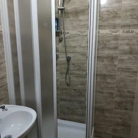 Holandska 120 *